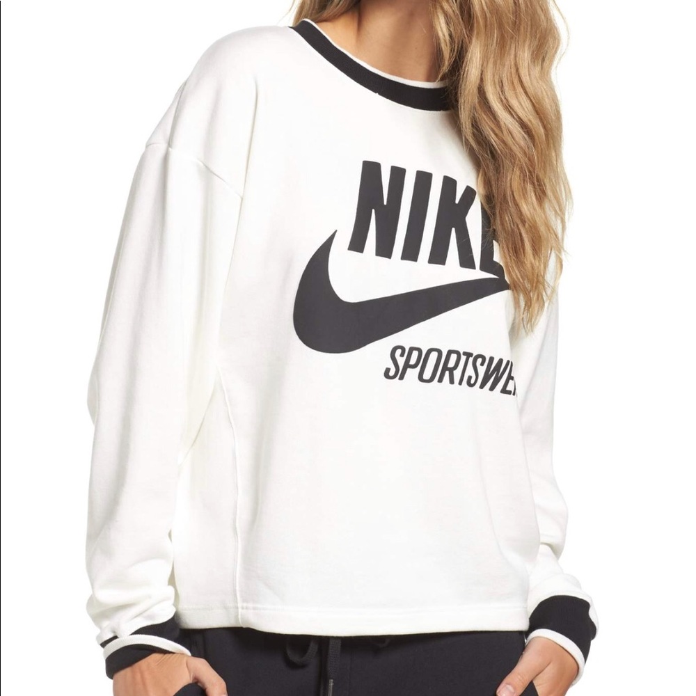 ✨✅ NIKE Sportswear Black & White Sweatshirt